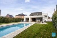 Moderne villa met zwembad - ook geschikt als 2-woonst 34