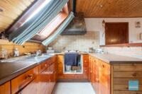 Open bebouwing mét ruime loods op perceel van 40 are ! 18