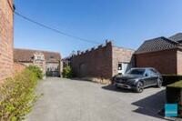 Woning met 4 slpks, 6 garages en magazijn in centrum Zele 3