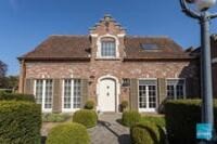 Woning met 4 slpks, 6 garages en magazijn in centrum Zele 12