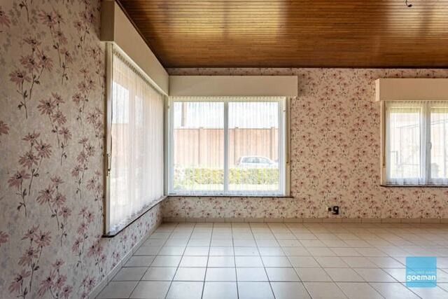 Centraal gelegen half open bebouwing met garage 4