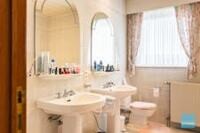 Zeer ruime villa met garage en grote tuin te Dendermonde. 19