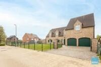 Zeer ruime villa met garage en grote tuin te Dendermonde. 4