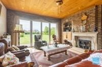 Zeer ruime villa met garage en grote tuin te Dendermonde. 9