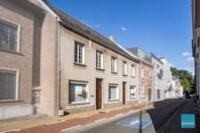 Woning in het centrum van Lede met tal van mogelijkheden 1