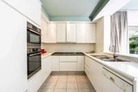 STIJLVOLLE VILLA MET BUREEL, 4 SLP, TUIN OP 16 ARE 10