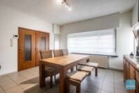 Rustig gelegen en degelijke woning (HOB) met 3 ruime slaapkamers en een garage. 7