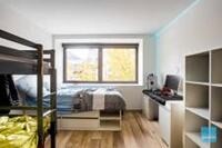 Perfect gelegen commerciële ruimte + prachtig appartement. 30