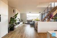 Perfect gelegen commerciële ruimte + prachtig appartement. 16