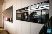 Perfect gelegen commerciële ruimte + prachtig appartement. 13